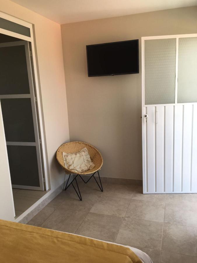 Tababela Airport B&B Buitenkant foto